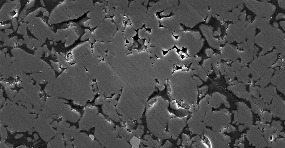 Abb. 1a: Polierte Oberfläche VITA ENAMIC Hybridkeramikmaterial.