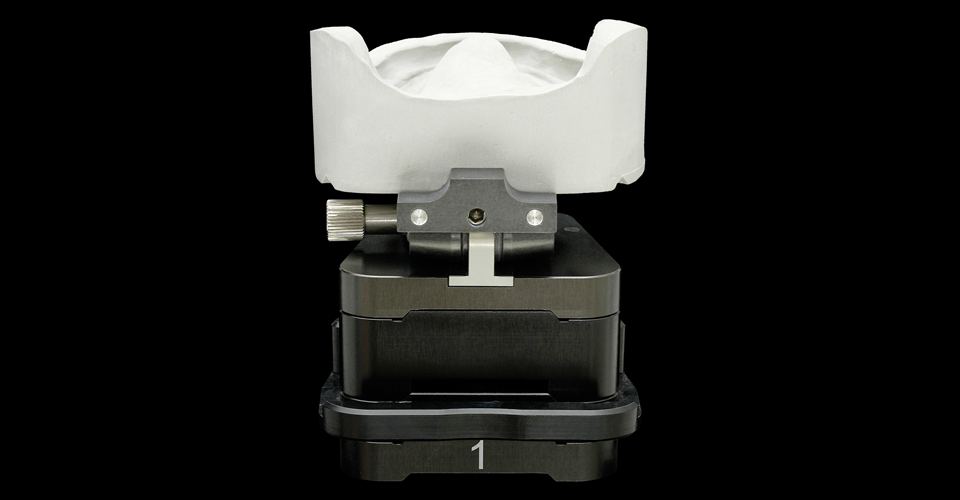 SITUATION INITIALE : modèle mandibulaire avant la numérisation avec le scanner de laboratoire.